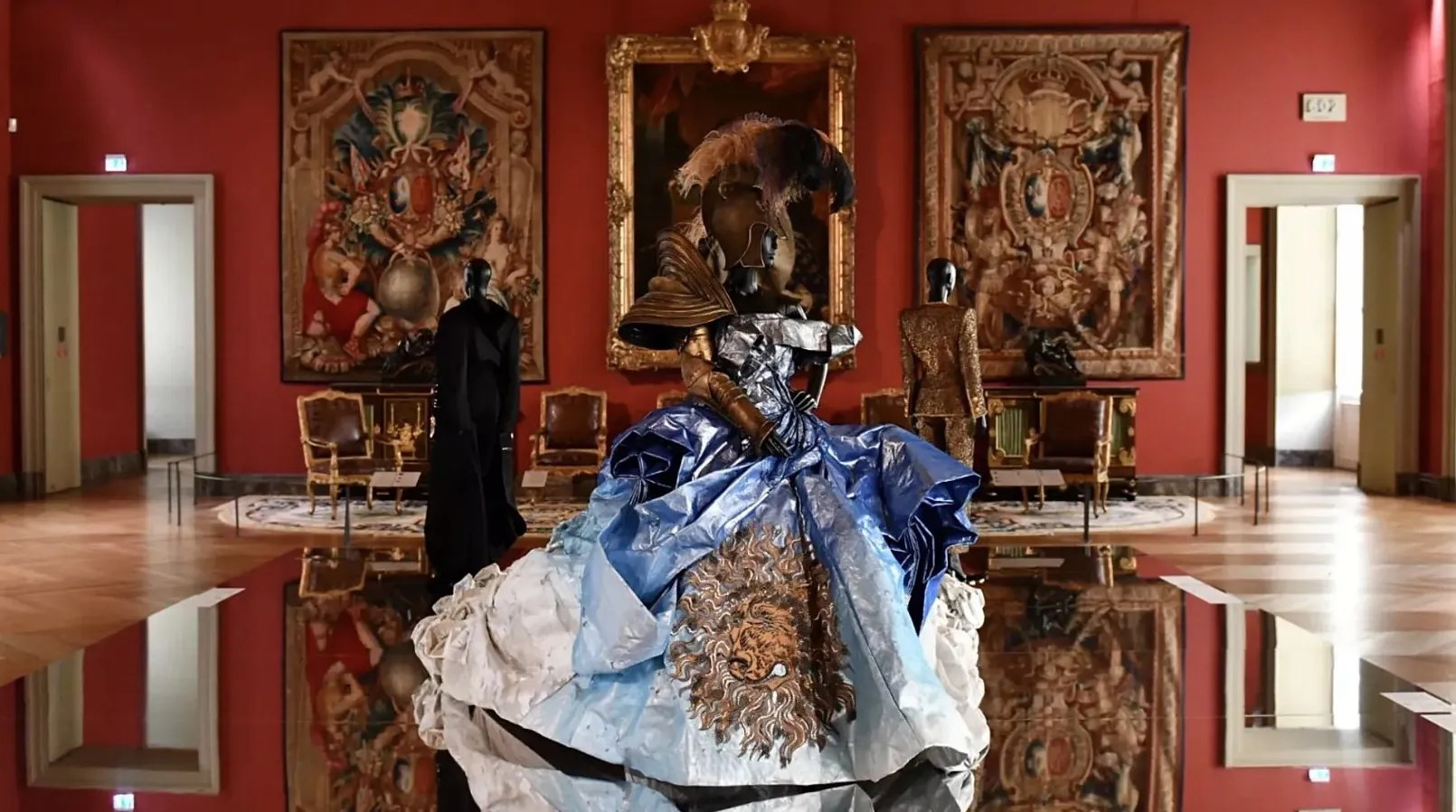 Izložba 'Louvre Couture' u Parizu oborila rekord i postala druga najposjećenija izložba u Louvreu