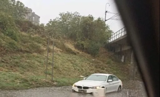 Kiša izazvala probleme u BiH: Nezgoda u Čitluku, blokiran saobraćaj na sjevernom izlazu iz Mostara