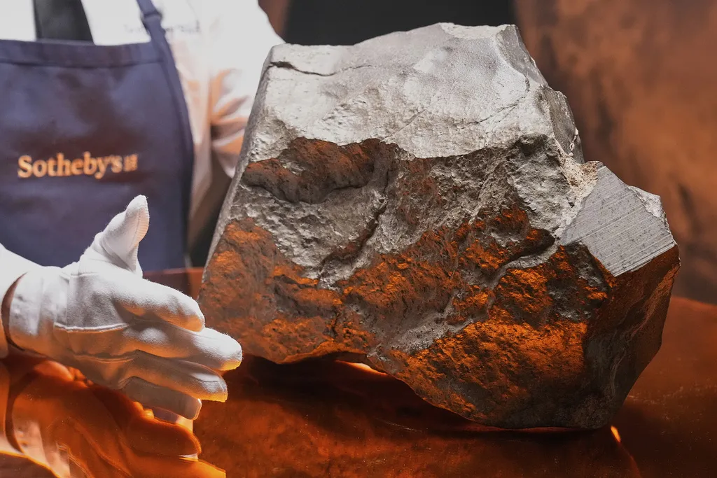 Meteorit težak 240 kilograma prodat na aukciji za 1,7 miliona eura
