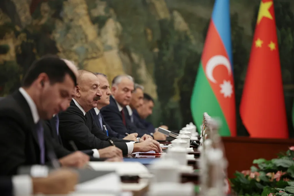 Xi: Kina podržava pridruživanje Azerbejdžana Šangajskoj organizaciji za saradnju