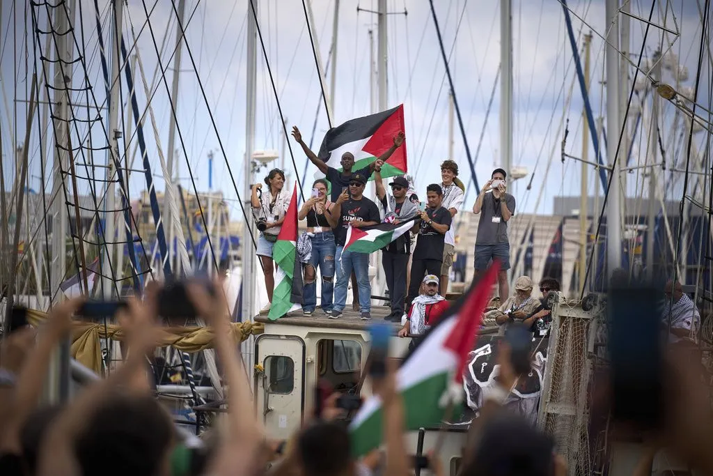 Globalna flota Sumud isplovila s Menorce prema Gazi uprkos prijetnjama Izraela