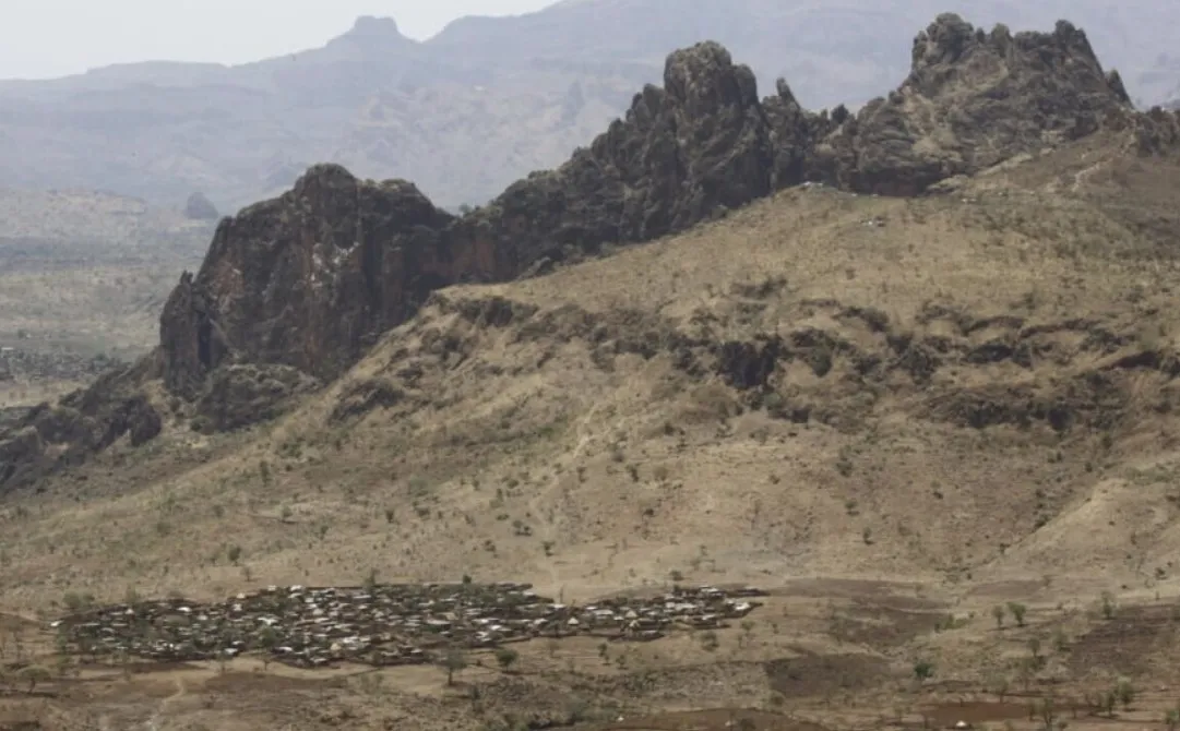 Sudan: Zemlja sravnila selo, više od 1000 poginulih