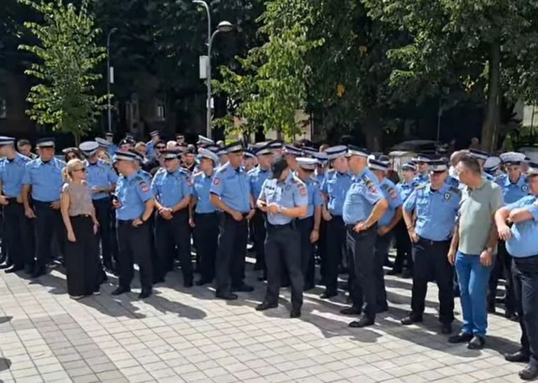 Banjalučki policajci protestvovali pred Sudom, traže pravdu za svoje kolege