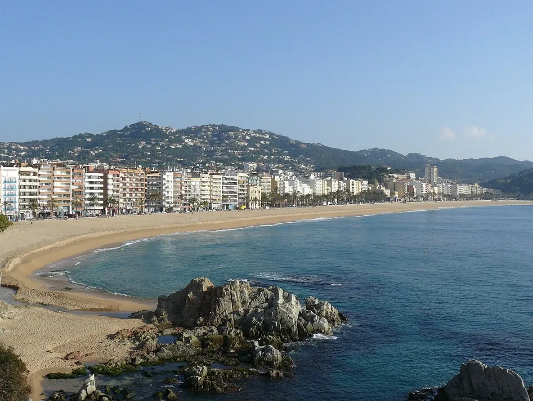 Lloret de Mar: Prevrnuo se autobus sa 53 putnika