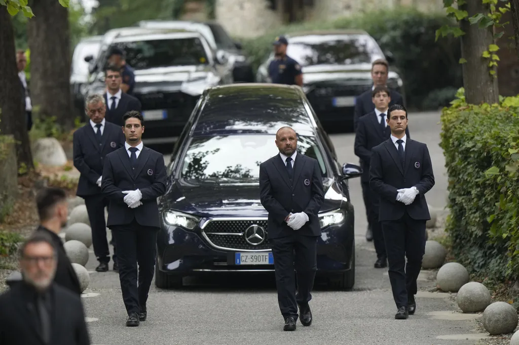 Posljednja počast modnoj legendi: Giorgio Armani sahranjen u rodnom selu Rivalta