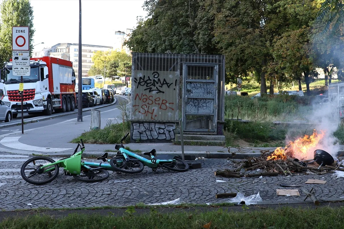 Sindikati održali protest u Lionu u znak protesta zbog prijedloga državnog budžeta