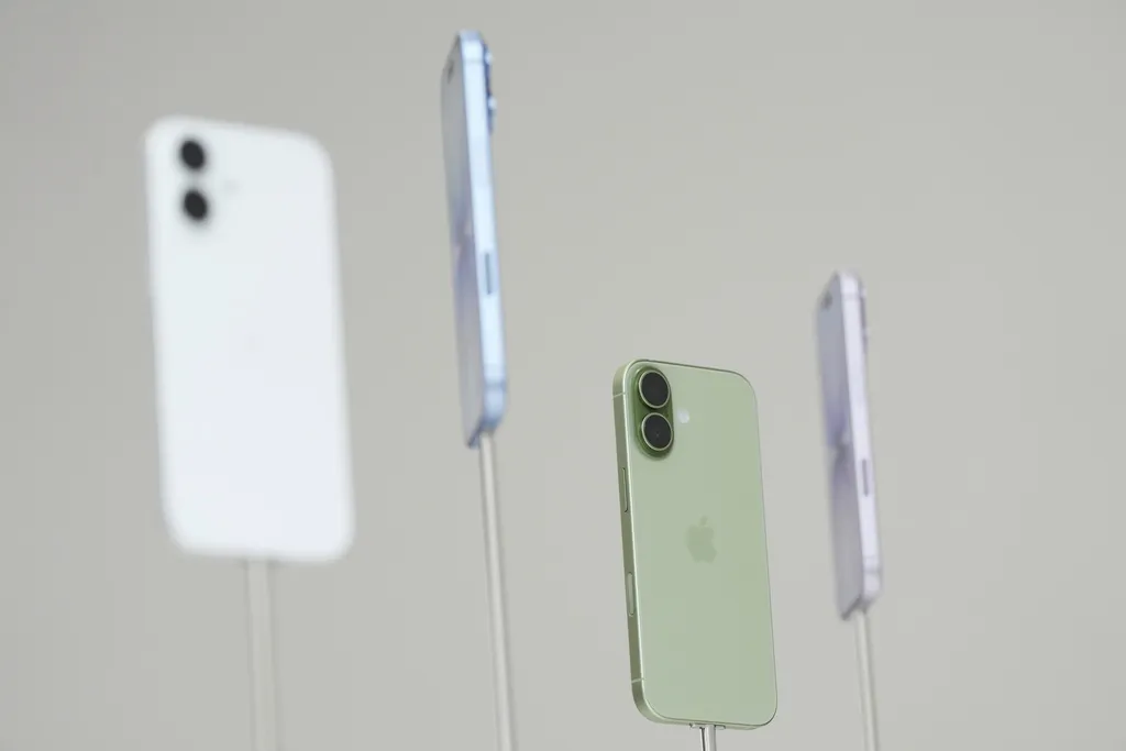Apple predstavio nove uređaje: Najtanji i najlakši iPhone ikada