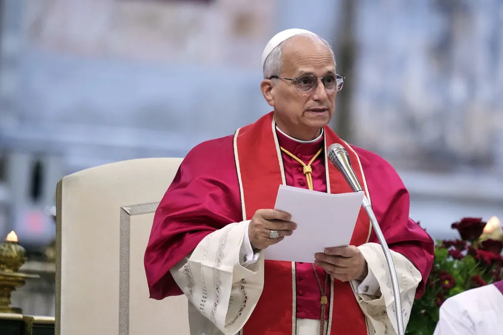 Papa Lav XIV se divi 'ogromnoj krivulji učenja' dok slavi 70. rođendan