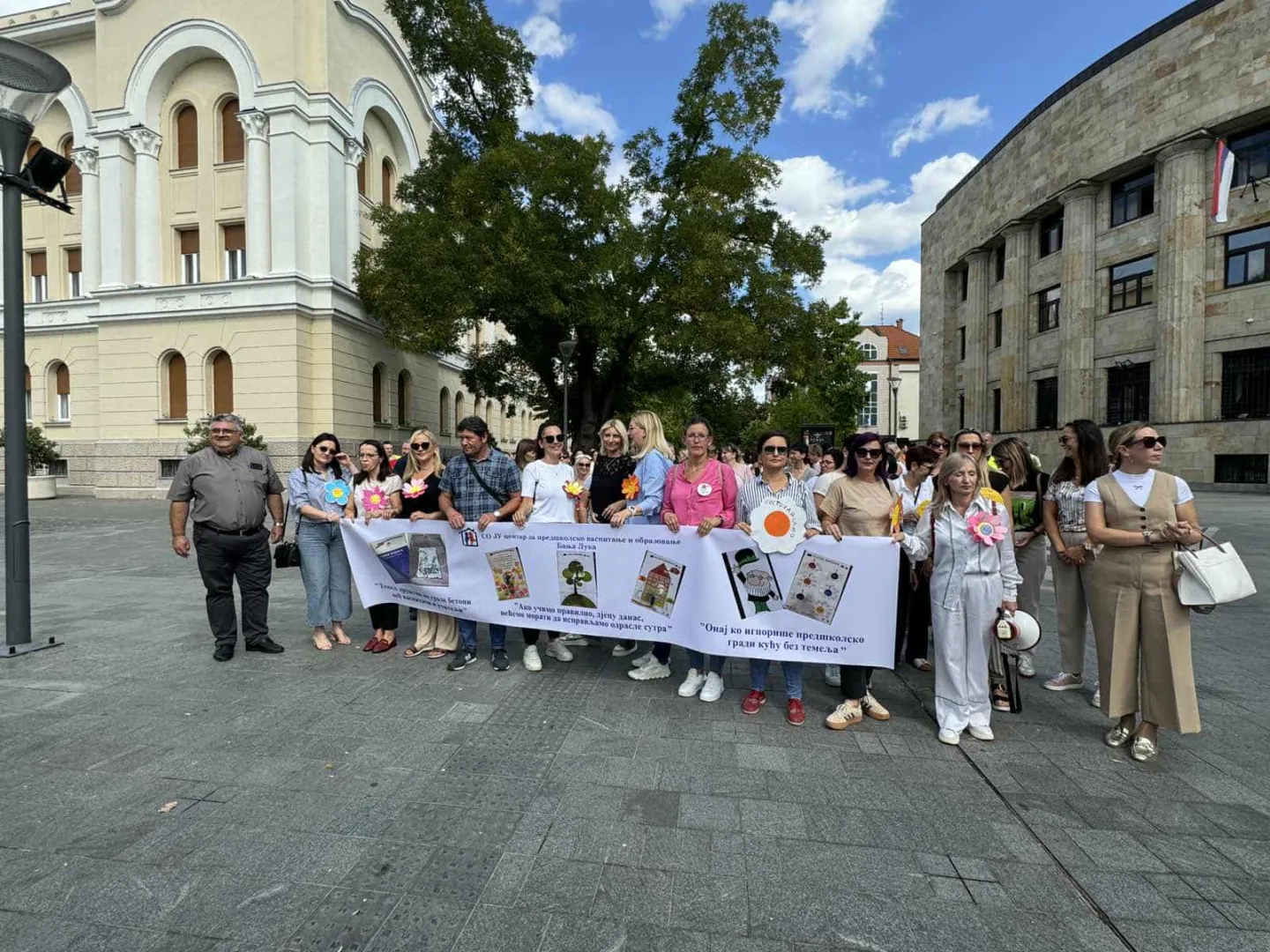 U Banjaluci održan mirni protest zaposlenih u Centru za predškolsko vaspitanje i obrazovanje