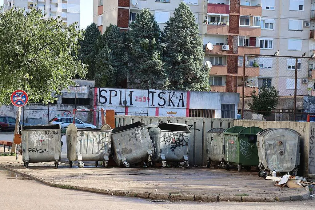 Nastavlja se čišćenje mostarskih ulica: Jučer odvezeno 200 tona otpada