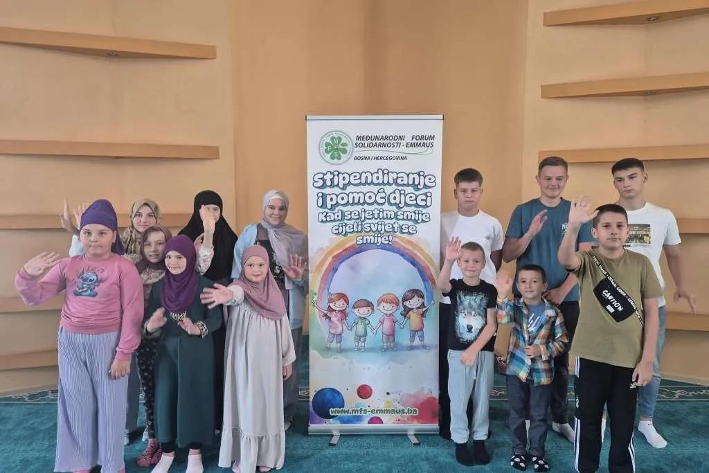 Međunarodni fond solidarnosti podijelio stipendije za 3.000 djece bez roditelja