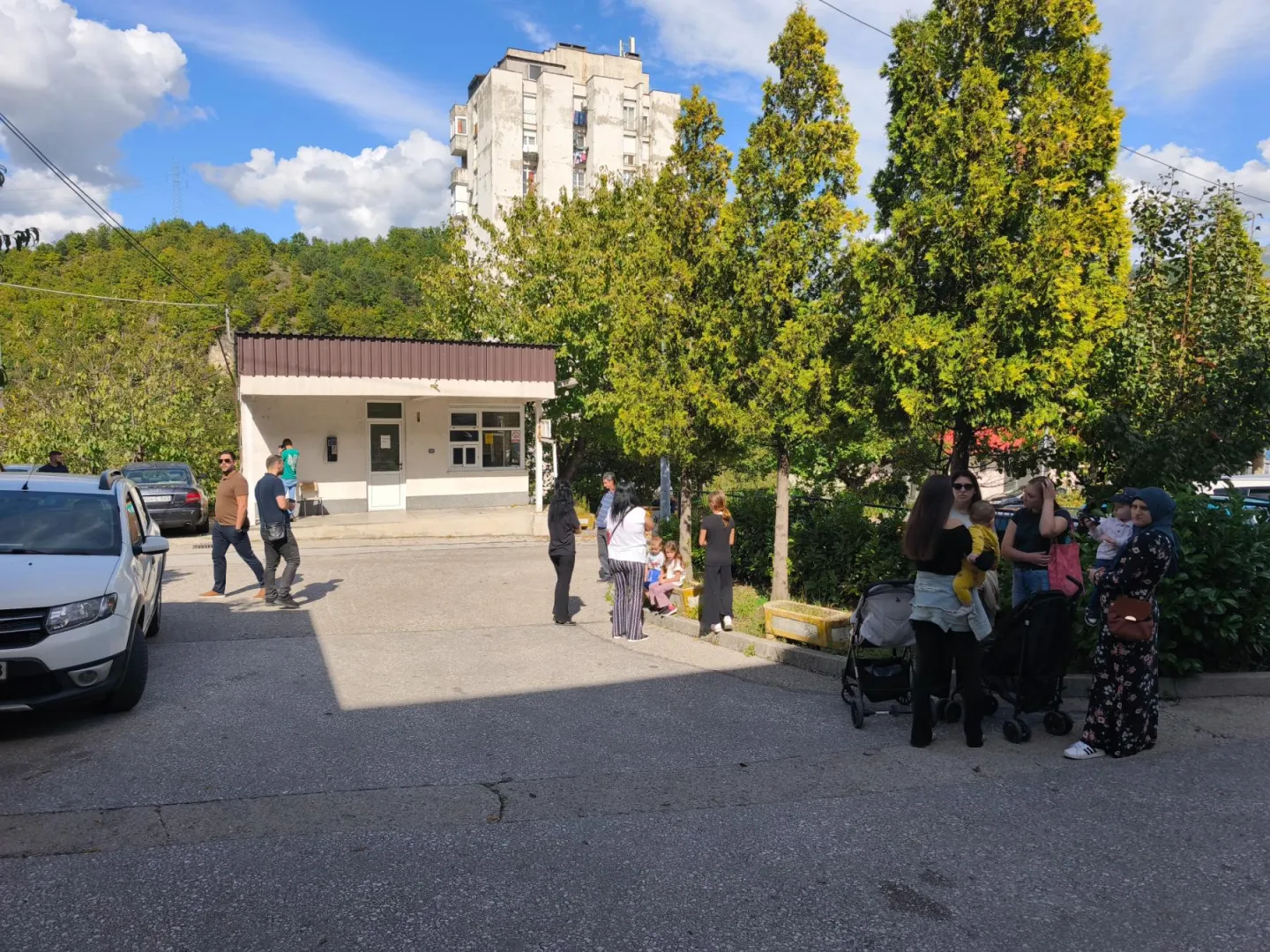 Ispred Opšte bolnice u Konjicu održani mirni protesti zbog smrti jedanaestomjesečnog dječaka