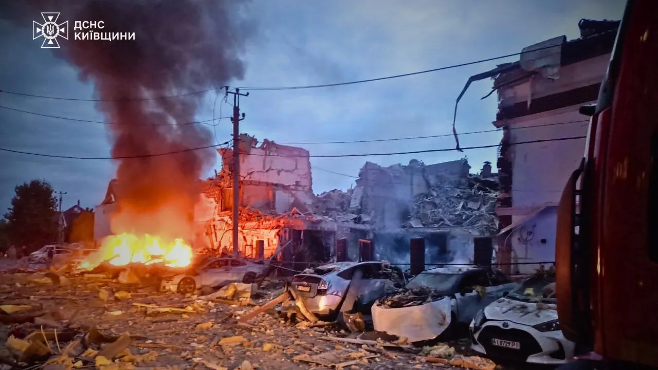 Detalji strašnog udara na Kijev: 500 dronova, 40 raketa, trajao 12 sati, ubijeno dijete