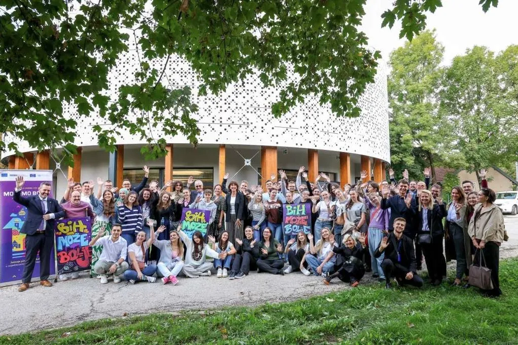 Mladi iz cijele BiH poslali poruku mira sa Festivala mirovnog vajba iz Sarajeva