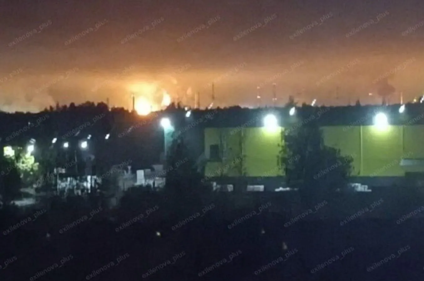 Rusija: Gori rafinerija, napad dronovima i kod Sankt Peterburga