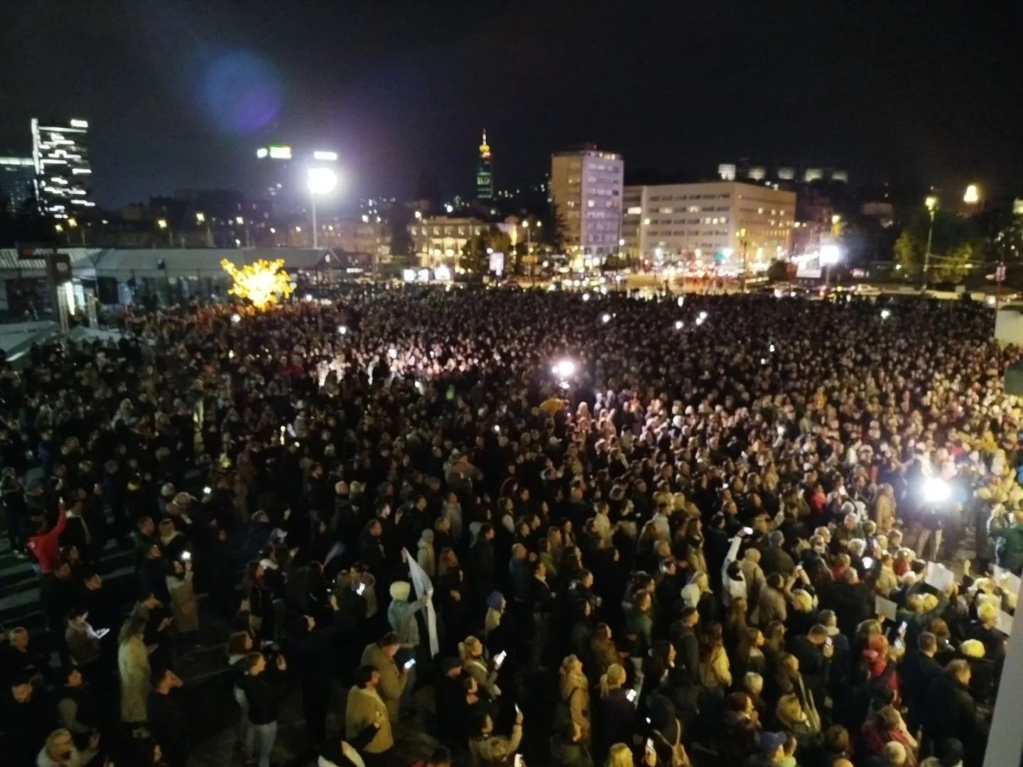 Skup ispred Doma mladih: Večeras Sarajevo pjeva za Halida