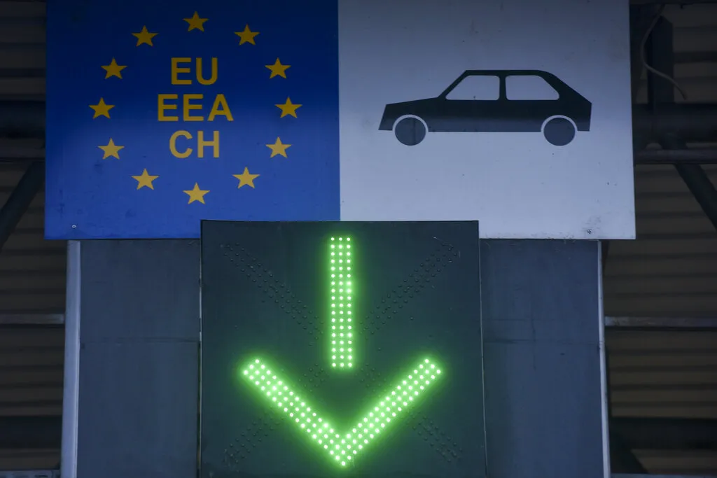Britanci upozoreni na višečasovna čekanja na granicama Šengena zbog EES
