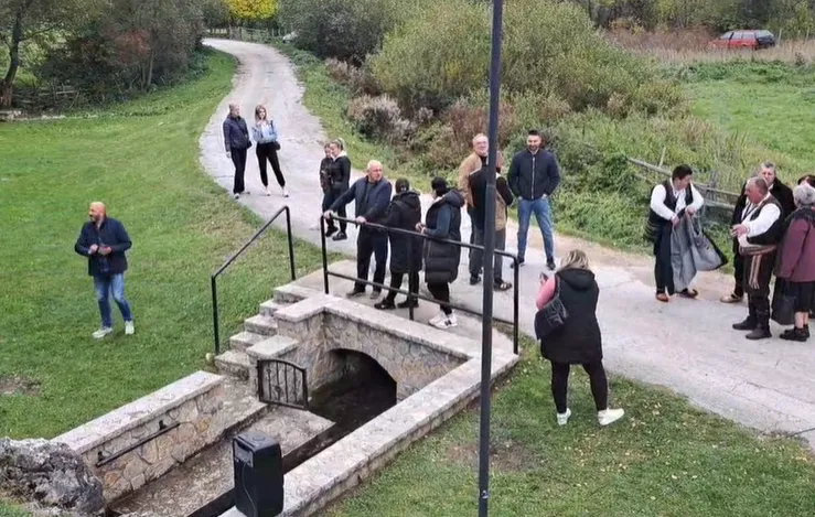 Kod Knežak izvora mještani odali počast Halidu Bešliću