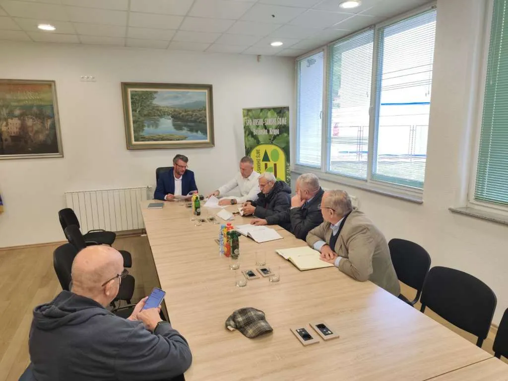 Penzioneri USK očekuju ispunjenje ugovora: Probijen rok isporuke, ali ogrjev stiže do kraja mjeseca