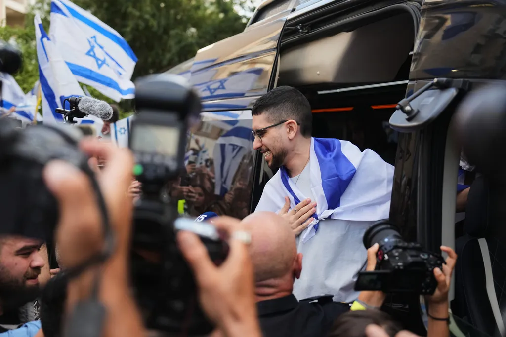 Tramp pozvao 20 oslobođenih izraelskih talaca da posjete Bijelu kuću, poslaće avion po njih