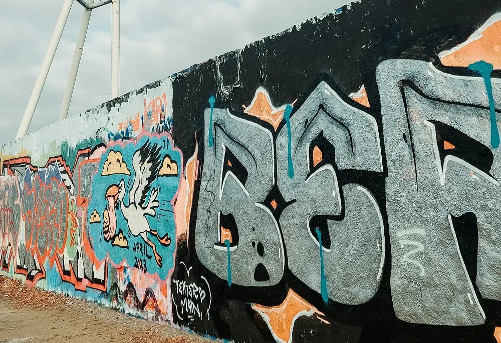 U Berlinu obilježeno 36 godina od rušenja Berlinskog zida