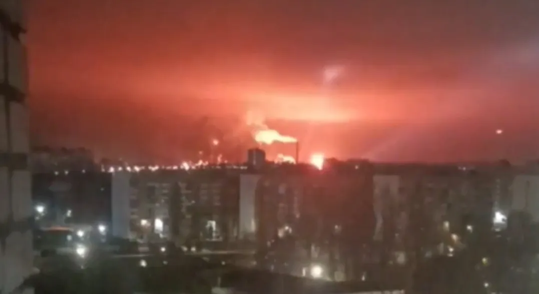 Rafinerija nafte u Rusiji u plamenu nakon napada ukrajinskih dronova