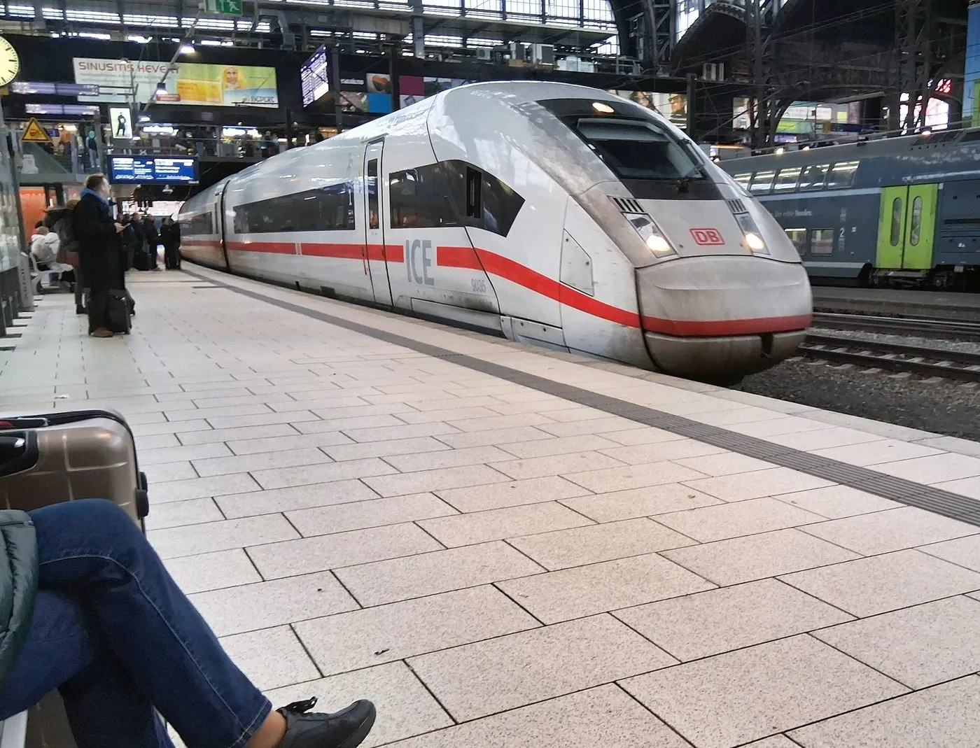 Čovjek preživio nakon što ga je pregazio vlak u Hamburgu