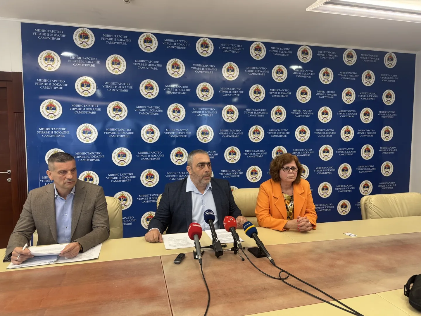 Usaglašen kolektivni ugovor: Veće plate za više od 10.000 radnika lokalne samouprave u RS