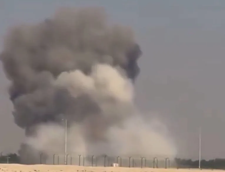 Srušio se indijski borbeni avion na aeromitingu u Dubaiju, poginuo pilot