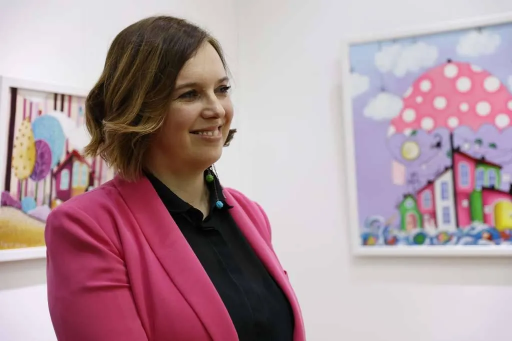 Humanitarna izložba povodom 20 godina od prve samostalne izložbe sarajevske umjetnice Alene Gojak