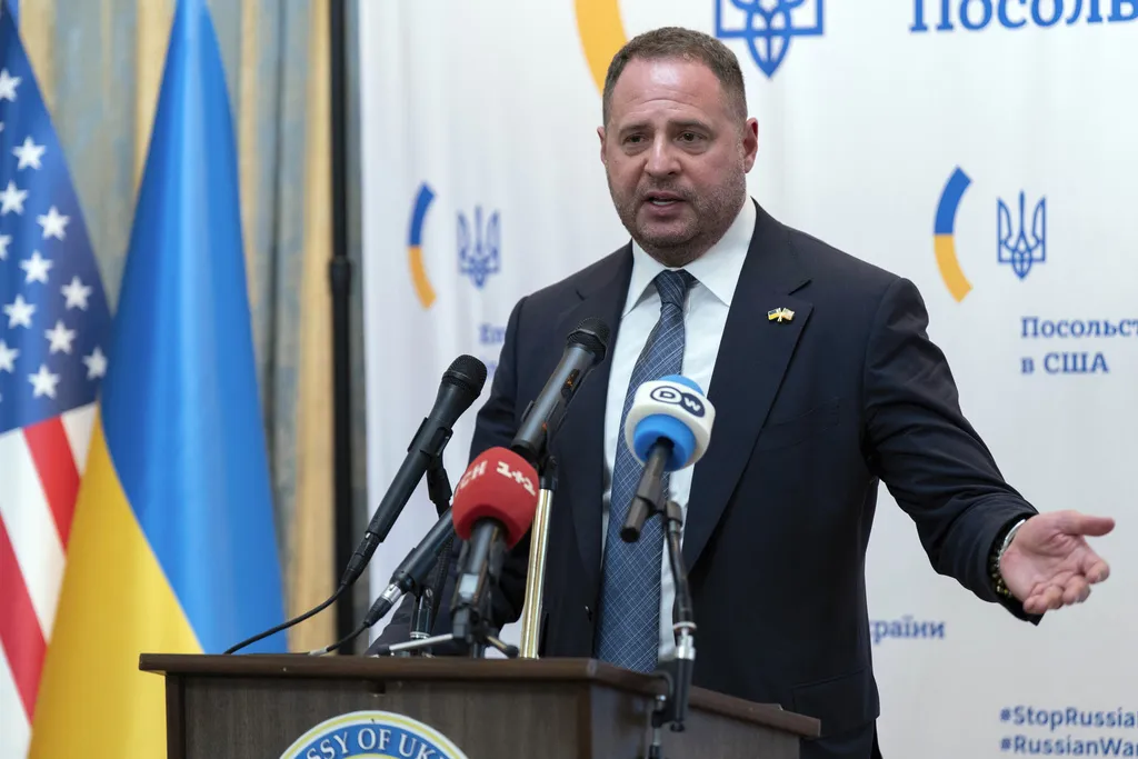 Šef Zelenskog kabineta podnosi ostavku nakon racije ukrajinskih istražitelja za borbu protiv korupcije