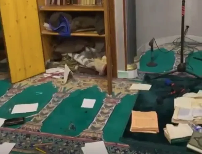 Primjerci Kur'ana pocijepani i bačeni u francuskoj džamiji