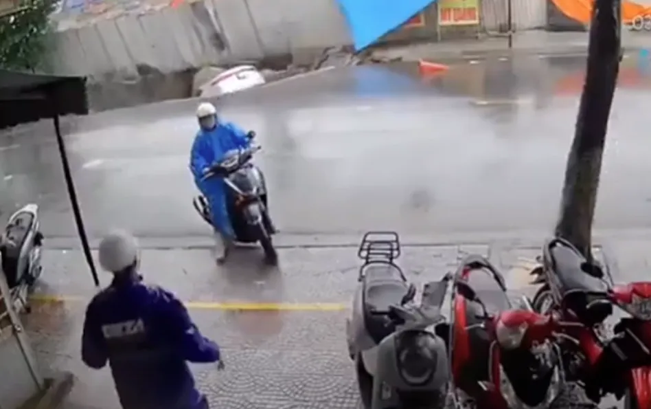 Vijetnam: Rupa duboka dva metra "progutala" automobile