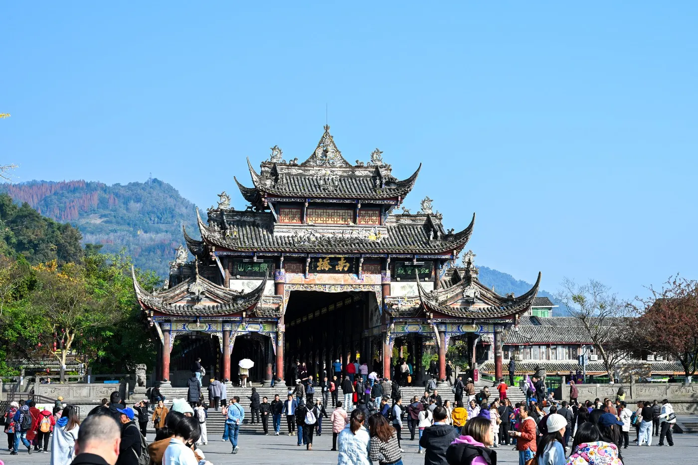 Otisci dinosaura stari 200 miliona godina pronađeni na jugozapadu Kine