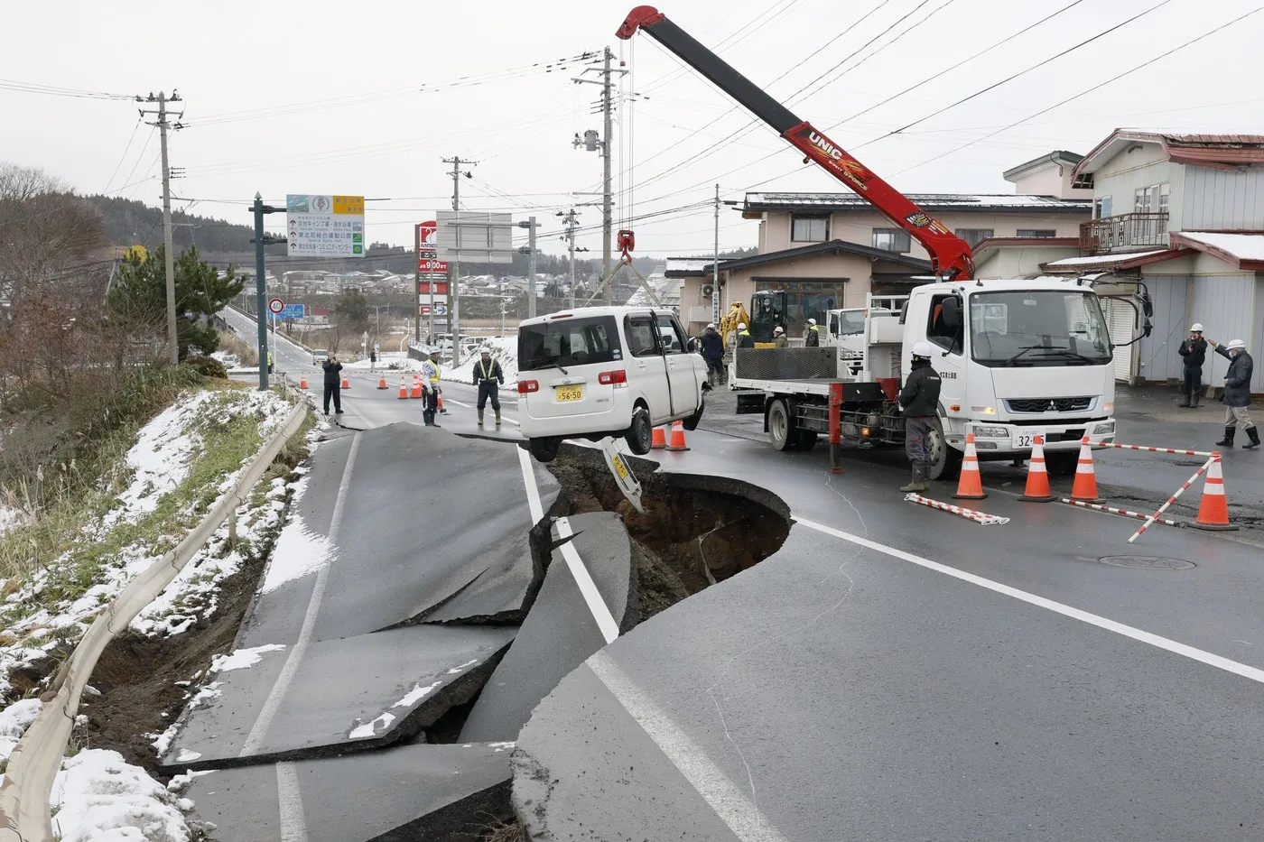 Raste broj povrijeđenih u snažnom zemljotresu u Japanu, izdato upozorenje na cunami
