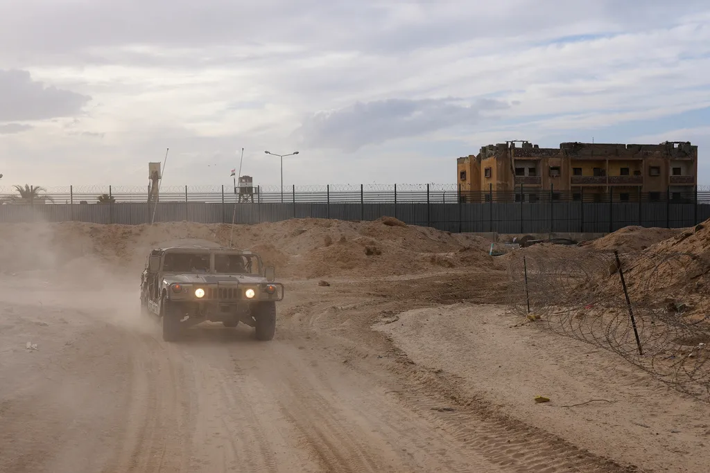 izraleska vojksa povela novinare u razorenu Gazu