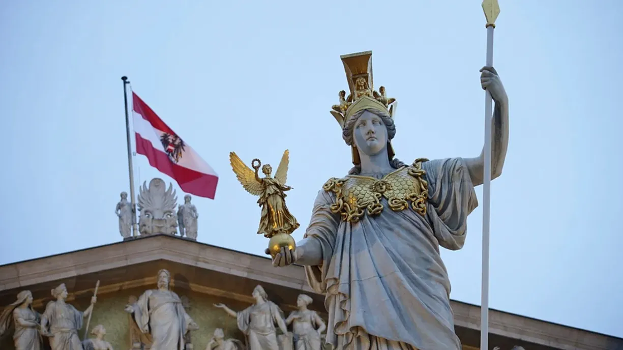 Austrijski parlament usvojio zakon kojim se zabranjuje nošenje hidžaba za učenice mlađe od 14 godina