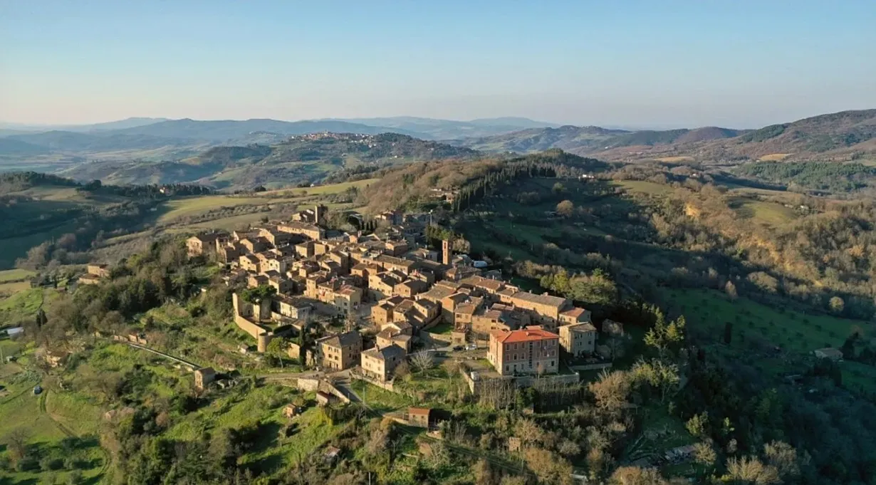 Razmišljate o preseljenju u Italiju? Ovaj toskanski grad će vam pomoći da platite kiriju i kupite dom