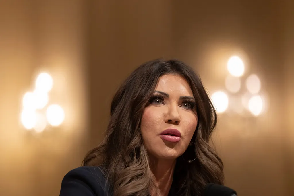 Trumpova ministrica uhvaćena u laži, pobjegla iz sale