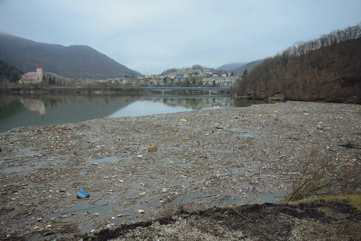 Volonteri u Slovačkoj očistili smeće prikupljeno na brani Ruzin