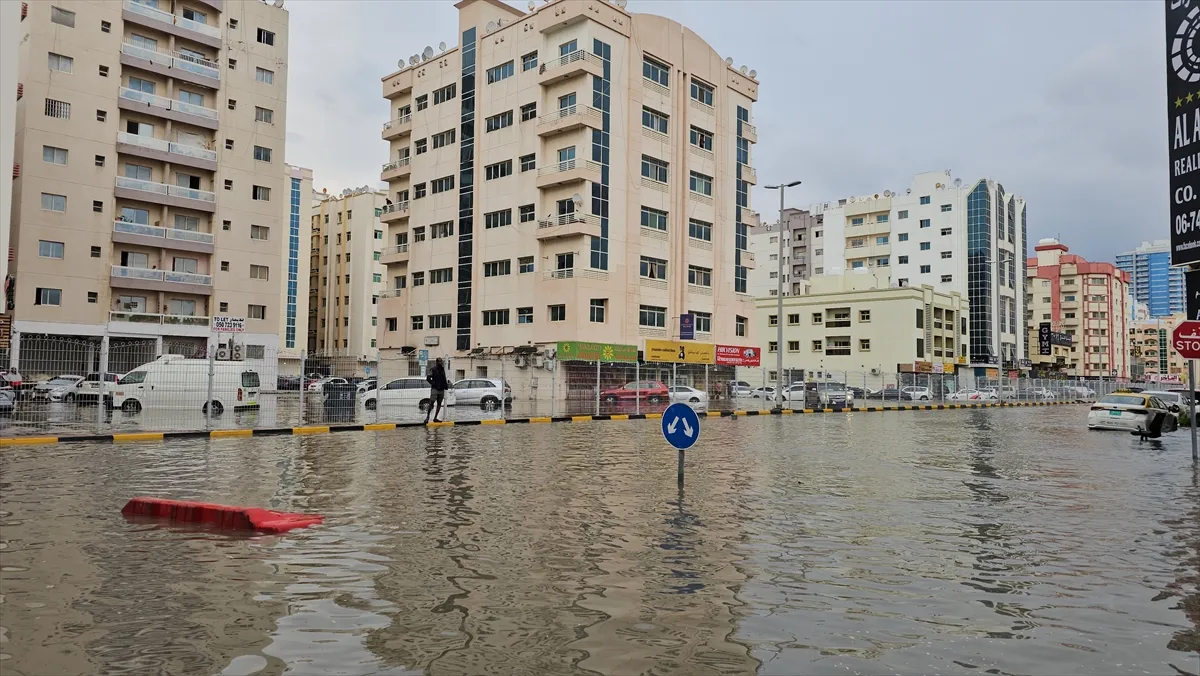 Jake kiše potopile Dubai