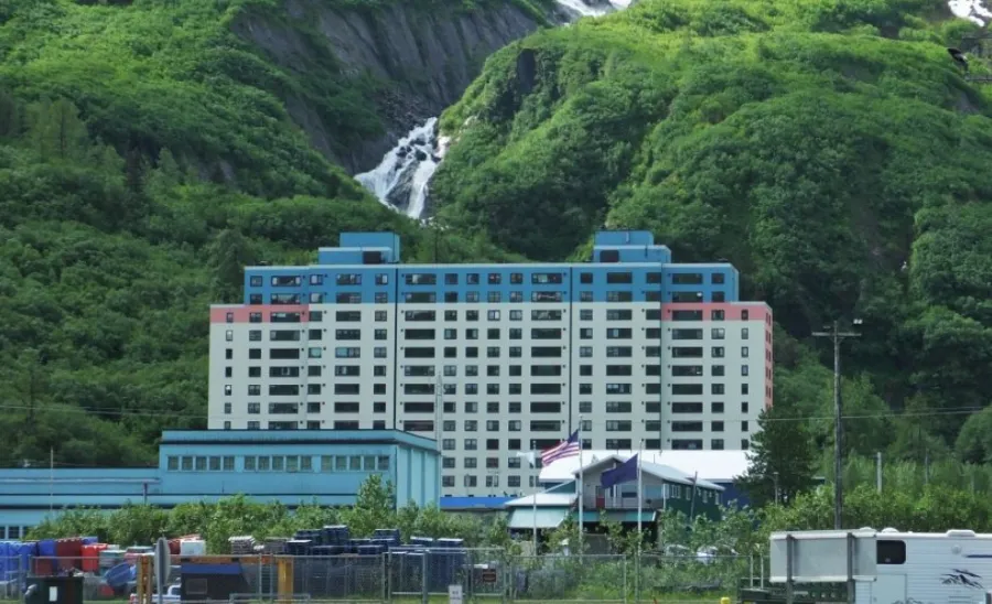 Najneobičniji grad na svijetu: Svi žive u jednoj zgradi sa 196 stanova