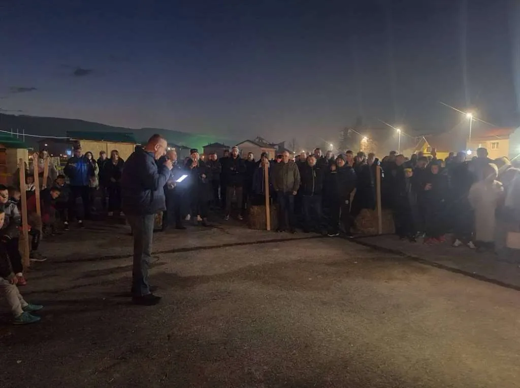 U Gornjem Vakufu-Uskoplju inspekcija zatvorila advent, sinoć održan protestni skup