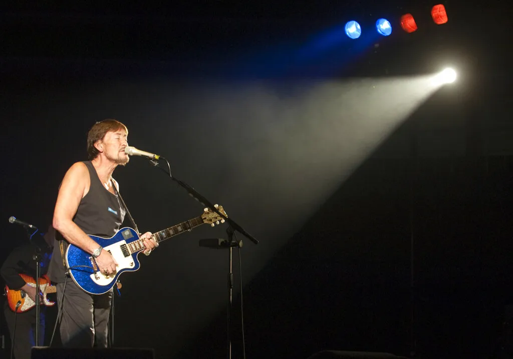 Preminuo gitarista i pjevač Chris Rea