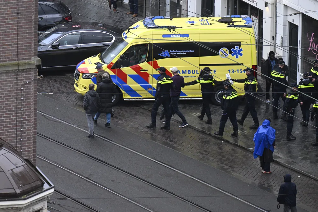 Dvije osobe poginule, više teško povrijeđenih u nesrećama s vatrometom u Holandiji