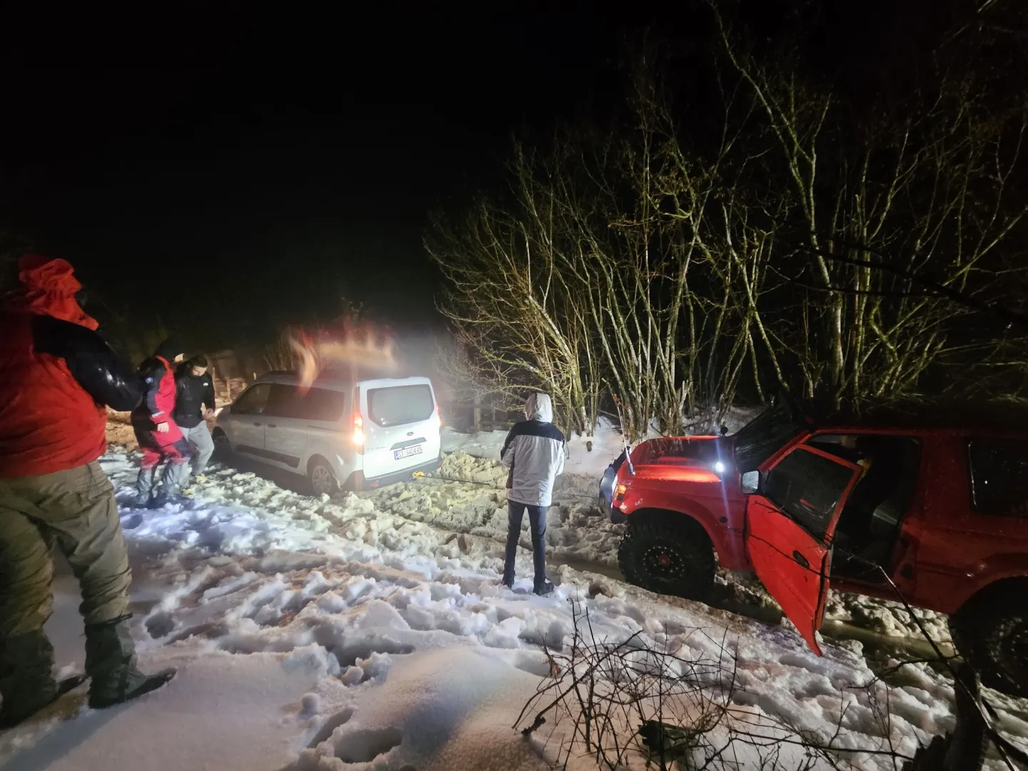 Četiri hrvatska državljana spašena iz snijega u Hercegovini