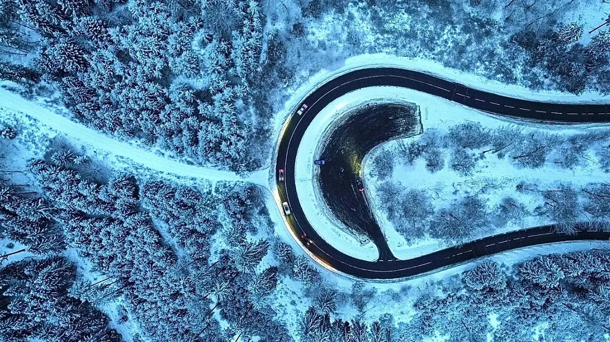 Najmanje šest mrtvih u hladnom talasu koji je zahvatio Evropu, a snijeg i led uzrokuju prometne probleme