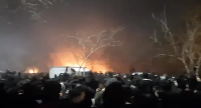 Nastavljeni protesti u Iranu, bolnice pune mrtvih i povrijeđenih; Iranski poslanici: "Smrt Americi"