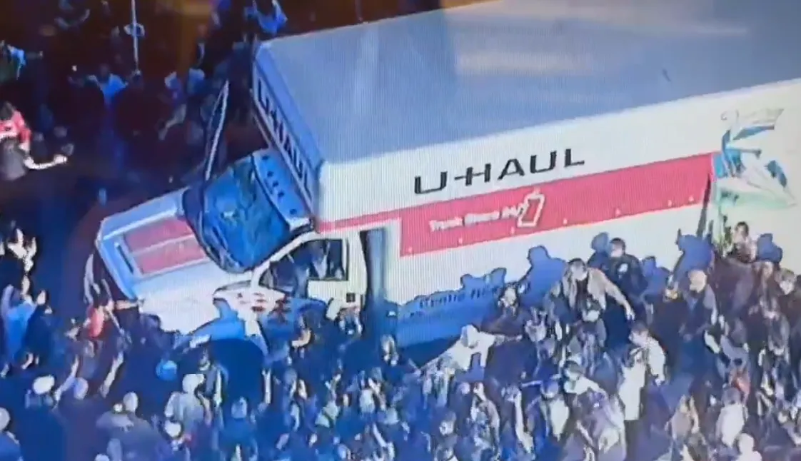 Protesti iranske dijaspore u SAD: Kamionom se zaletio u masu ljudi, ima povrijeđenih