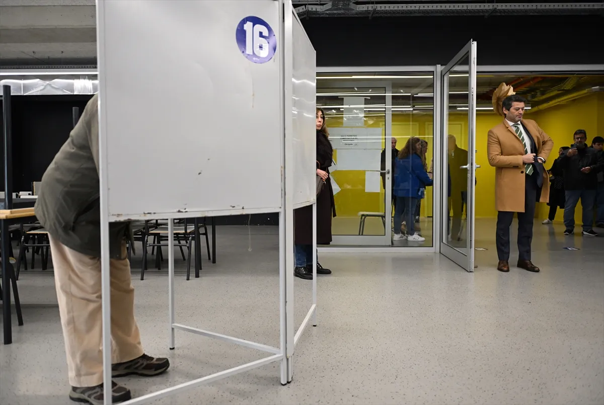 Portugalci danas biraju novog predsjednika, krajnja desnica cilja drugi krug